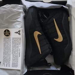 Kobe 11 Fade to Black Size 10