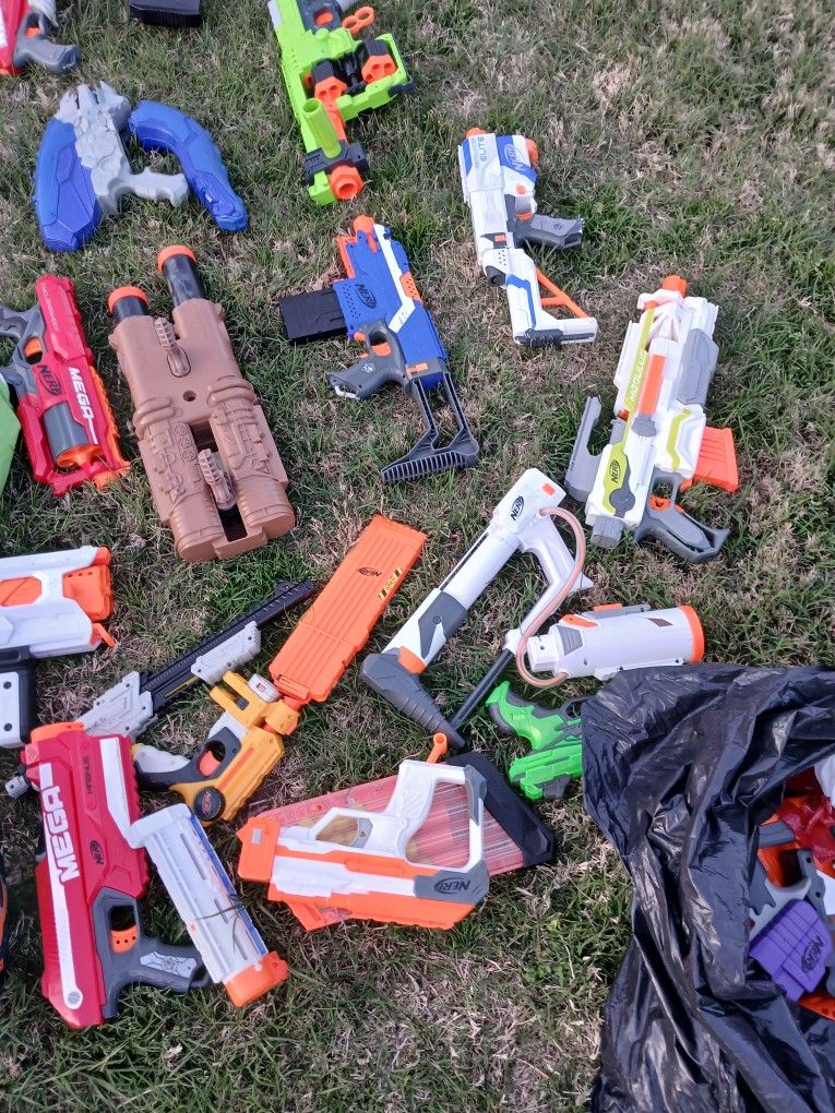 Large Collection Nerf Guns