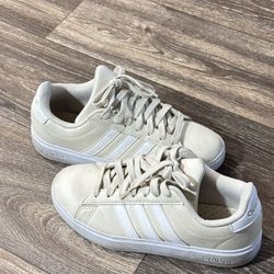 Adidas Sneakers 