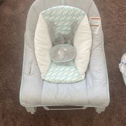 Vibrating Baby Bouncer