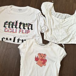 Trendy Women’s Tops – Great Deals!