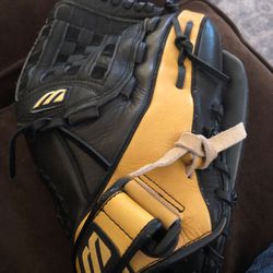 Baseball mitt 12 inch mizuno nice glove