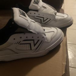 Vans Comes With Shoe Laces Included Size 7/5
