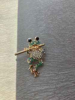 Adorable Golden Betsey Johnson Frog W/ Flute Brooch/Pendant W/ Sparkling Green, White & Black Rhinestones