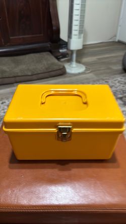 Vintage Wil-Hold plastic sewing box