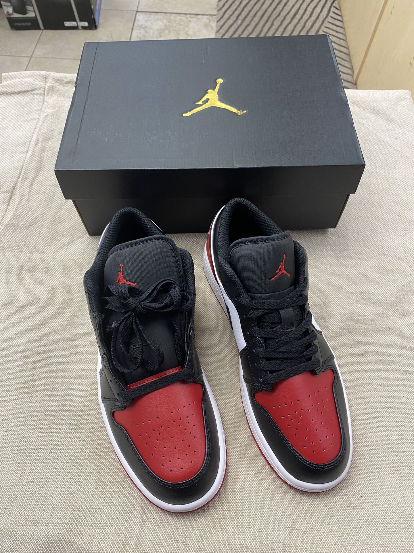 Nike Air Jordan 1 Low Bred Toe Black Red White Retro 553558-161 Size 9.5