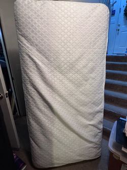 💥FREE Twin size mattress💥