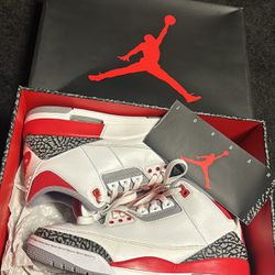 Jordan 3 fire red size 9.5 9/10 condo, still has insole sticker $238 on stock x