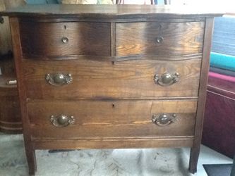 Serpentine front dresser