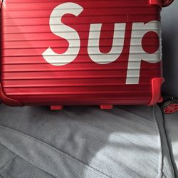Supreme RIMOWA ***make Me A Offer ***