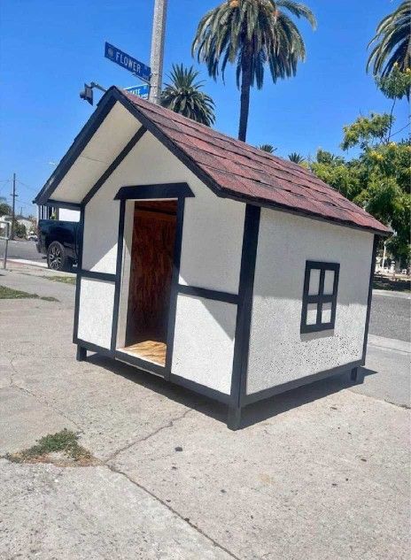 Dog Houses and Kennels - Comfort Mixed with Durability with store