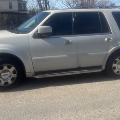 2006 Lincoln Navigator (4wd)