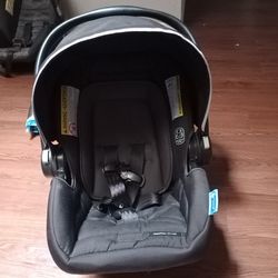 GRACO Car Seat With Base