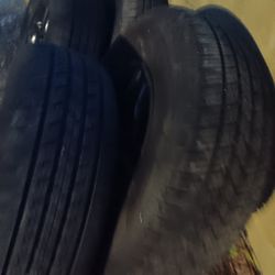 P265/70/R16   Come Off 2001 Nissan  Exterior  90 % Tire Threads  