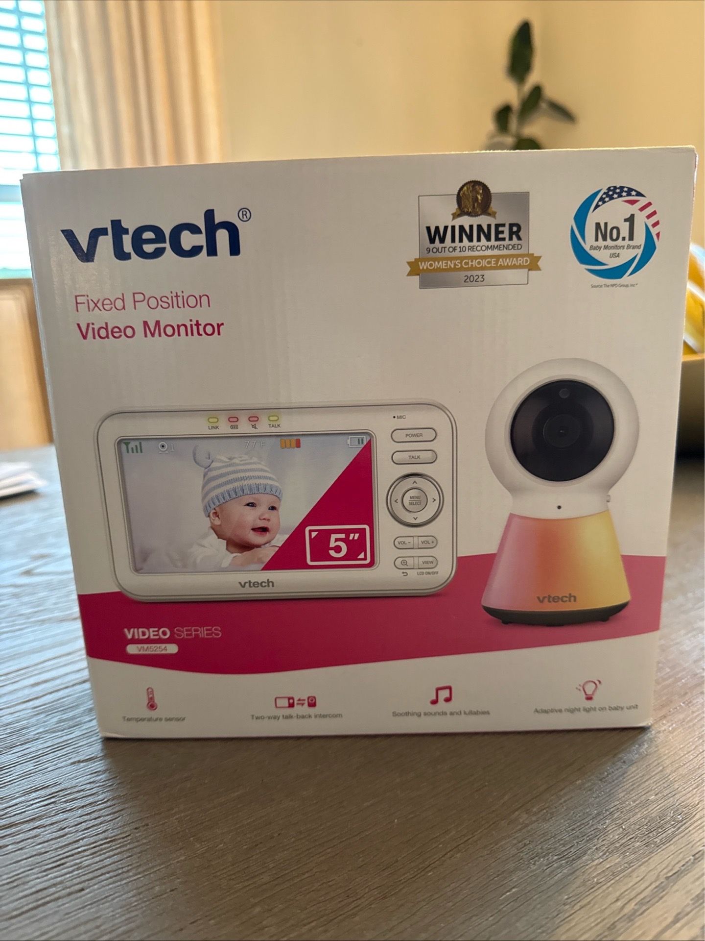 VTech VM5254 5" Digital Video Baby Monitor with Adaptive Night Light White