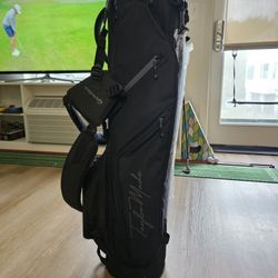 New Taylormade Flextech Golf Bag w/tags