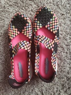 Sketchers- girls shoes