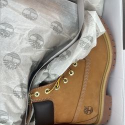 Timberland 6” Wheat Boots. DS(New). With Box. $100 Cash. Retail Value $210. 