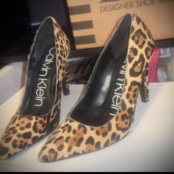 Woman’s Size 7 Calvin Klein Pumps 