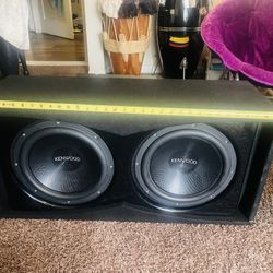 Speakers Sub 12’ With 1000  Pioneer Amplifier 
