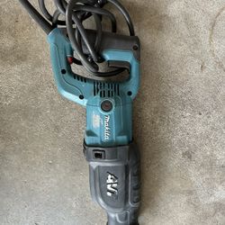 Makita AVT Sawsall