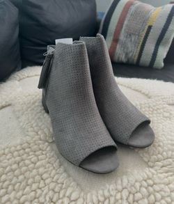 New Big Girls Sandals Size 4