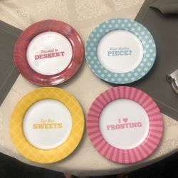 Cake Boss 4 Small Dessert Plates And 4 Bowls $18.00