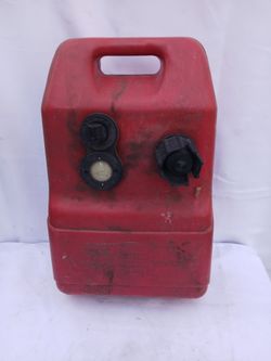 Te.mpo 6.1 gallon ultra 6. Portable fuel gas tank. Red plastic marine boat