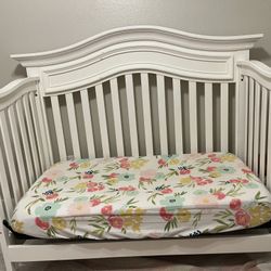 Crib / Toddler Bed