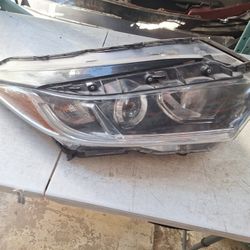 Honda Hrv Right Headlight Oem 