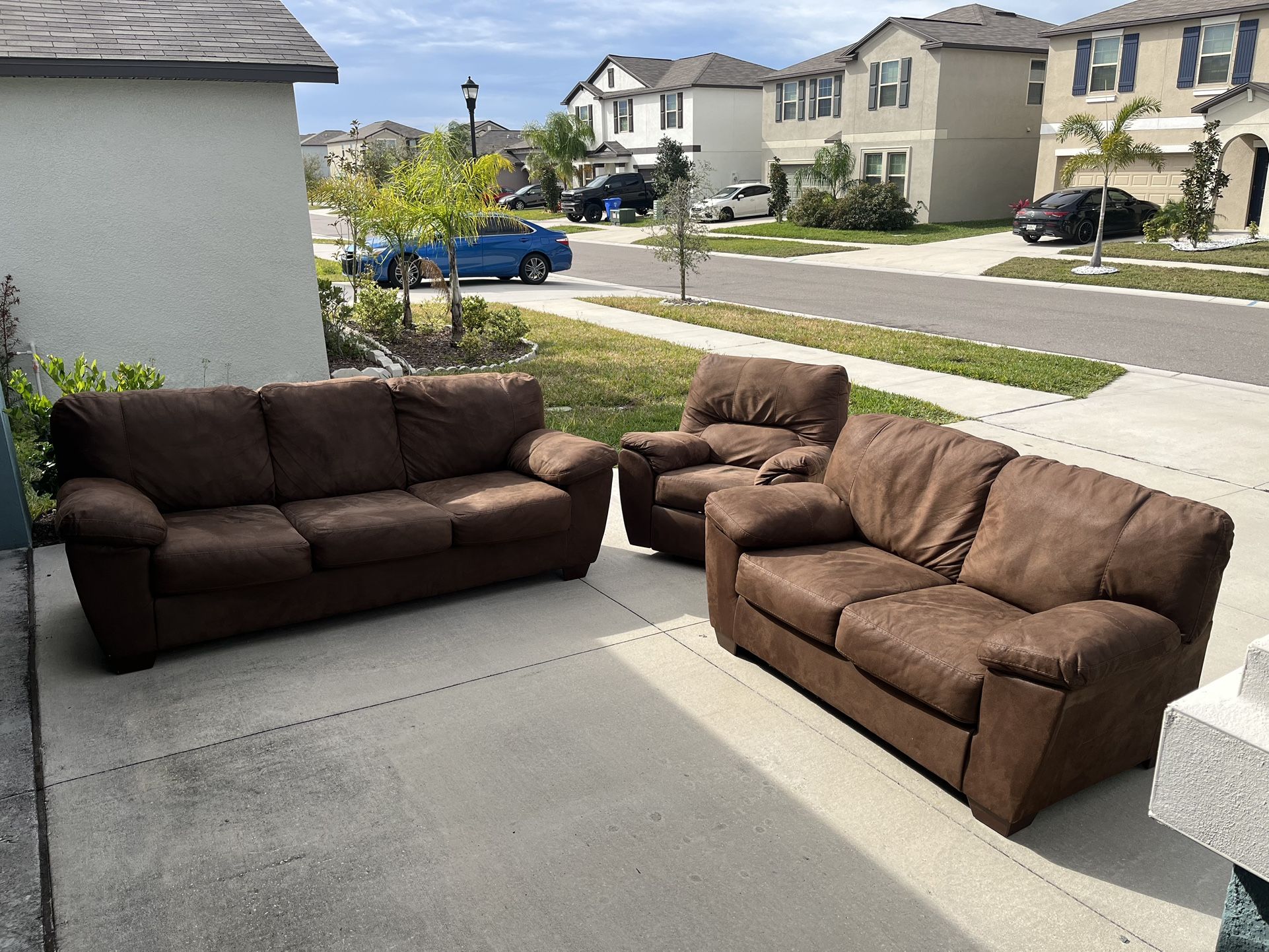 Brown Couches With Recliner 