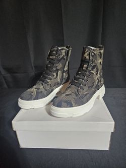 Camouflage Boots Size 8