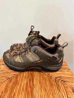 Men’s Merrell Olive Green and Brown Trail Sneakers size 9