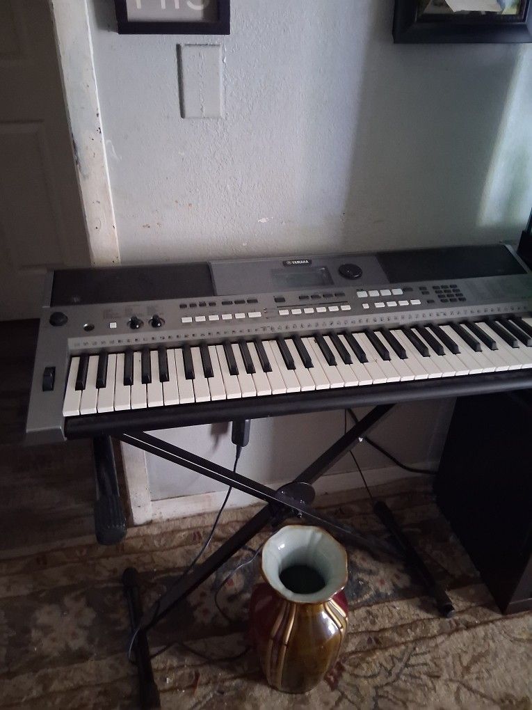 Yamaha Keyboard