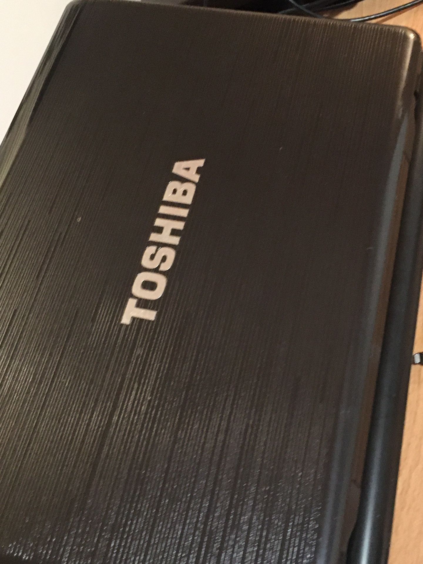 TOSHIBA Satellite i7 Processor 16 GB Memory Ram SSD Solid State Hardrive
