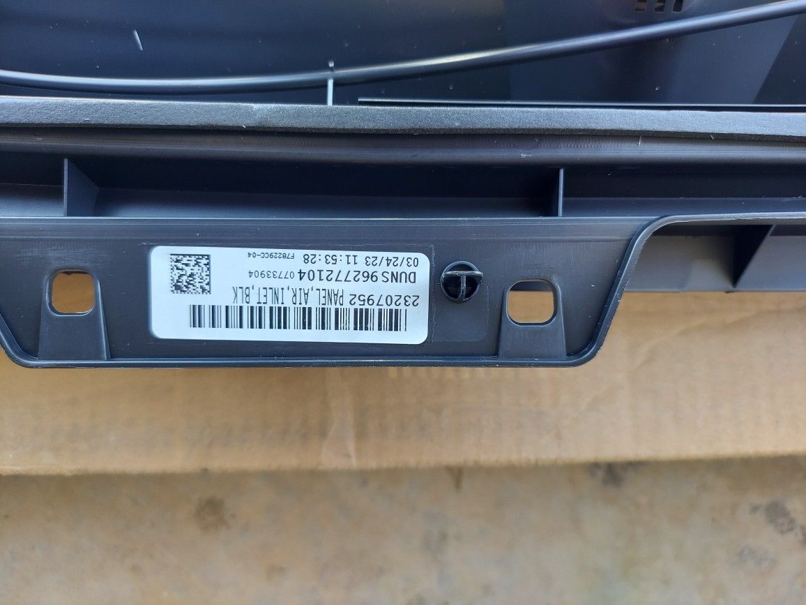 2023 Sierra Windshield Cowl