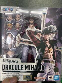 S.H. Figuarts Dracule Mihawk One Piece Figure