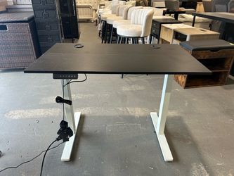 New -40 x 24 Inch Height Adjustable Electric Standing Desk