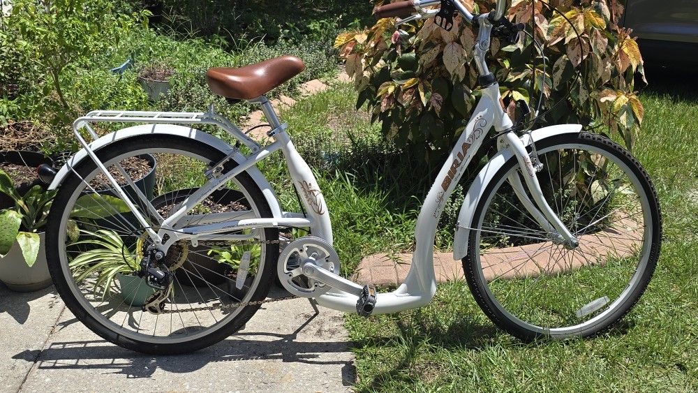 Biria 7-Speed Low Step-through Cruiser Bike