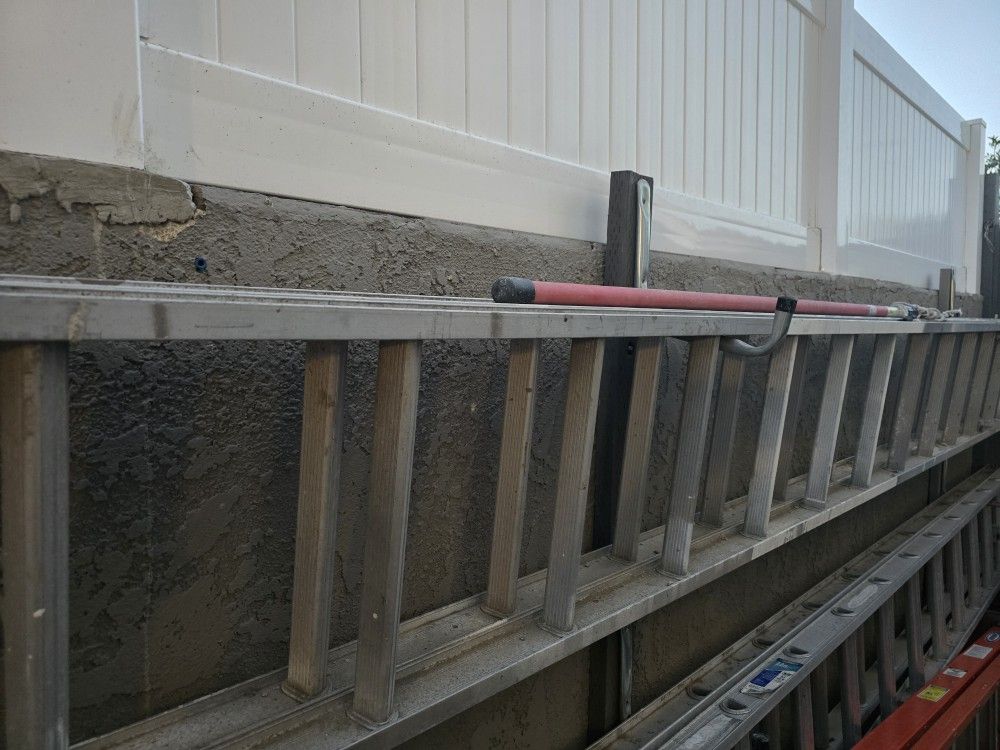 EXTENSION LADDER 32FT