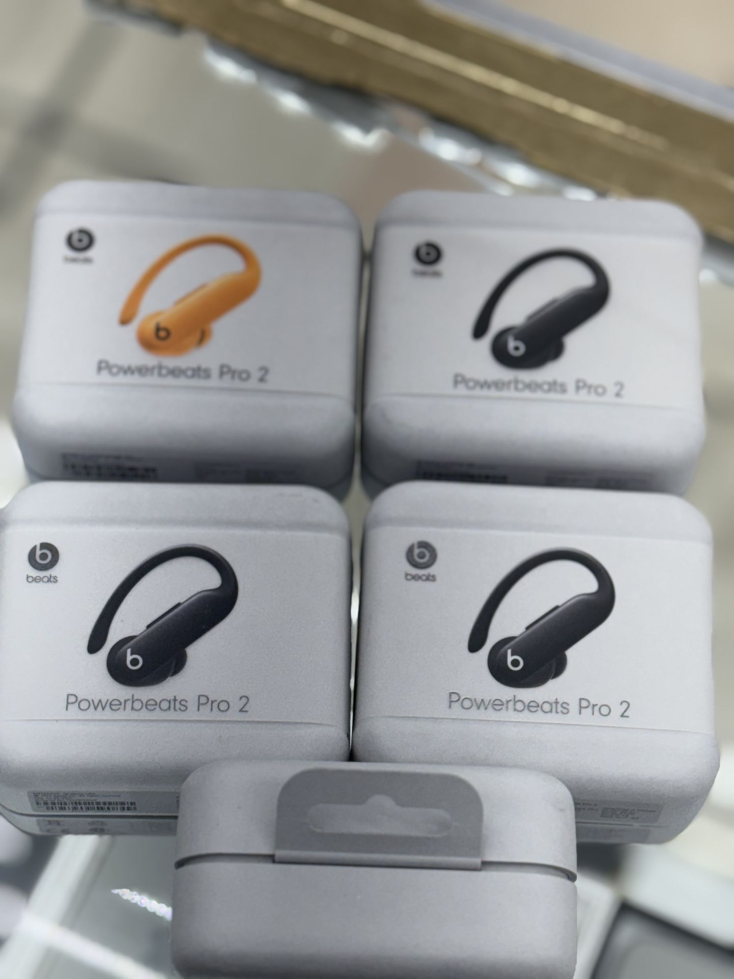 Brand New Original Powerbeats on Sale Pro 2 ⌚️📱📷🔥on Sale 🔥📷📱⌚️