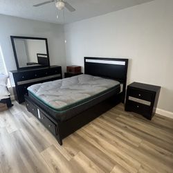 Queen Bedroom Set