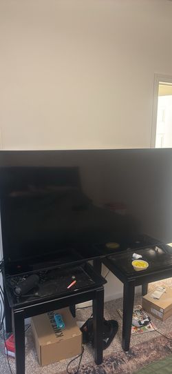 65” Westinghouse smart tv w/roku remote