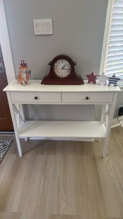 Beautiful entry table 39 1/2 long and 12 inches wide and 32 tall