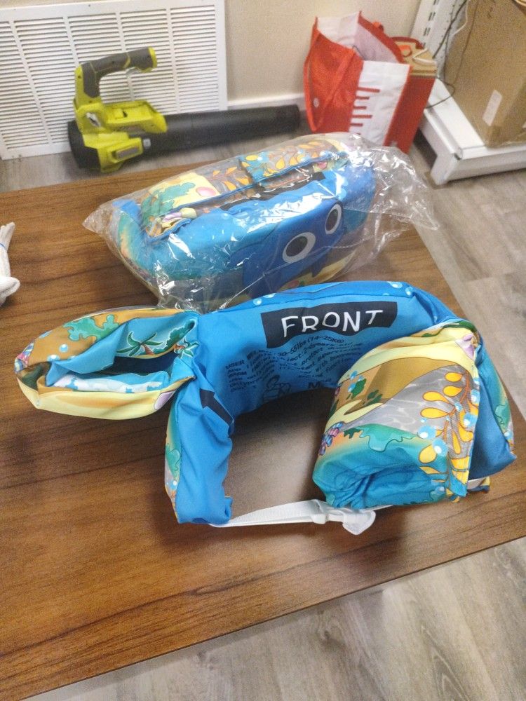bluecartoonFor children aged five or six.swimsuit