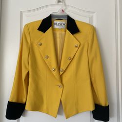 Attractive Waist-length Blazer