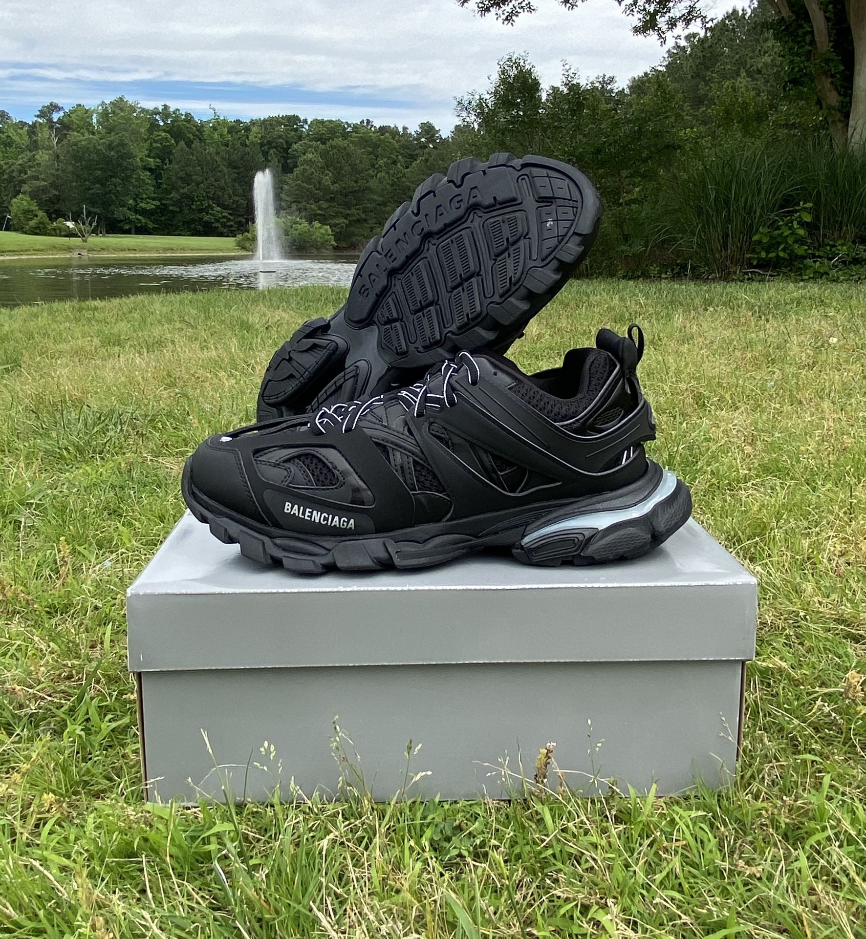 BALENCIAGA TRACK