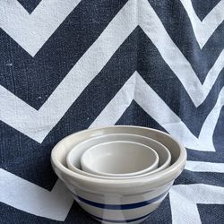 Ohio stoneware nesting mixing bowls