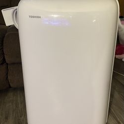 Toshiba Portable Air Conditioner With Dehumidifier 