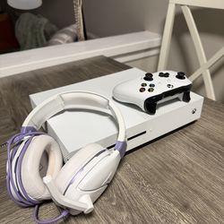 XBOX ONE S (1 TB - 4K streaming & Blu-ray player) Includes headset and controller!